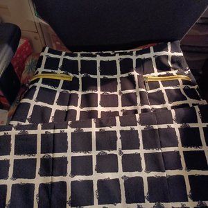 VERSONA BLACK AND WHITE SKIRT SIZE 10